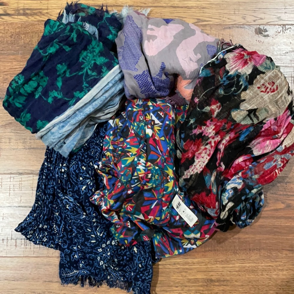 Bundle of scarfs